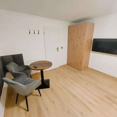 Mit Eigenem Parkplatz By Interhome *